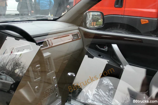 Dongfeng P68-381 Flagship Edition 2.8L diesel 4WD double cab pickup (6) | 86Trucks