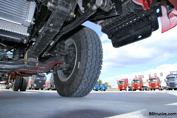 FAW Jiefang J6F Heavy-Duty Version 150 hp 4X2(6 wheels) Single Row Light Truck Chassis (2) | 86Trucks