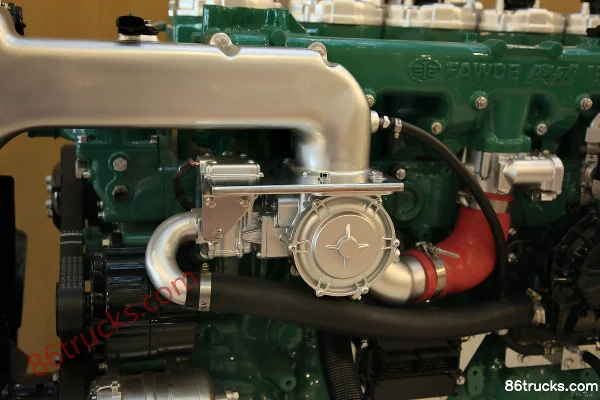 Xichai CA6SN1-42E5N 420 hp 12.5L China V Natural Gas Engine Exterior (3) | 86Trucks