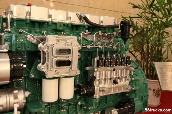 Xichai CA6DL1-26E4U2 260 hp 7.7L China IV Diesel Engine Exterior (2) | 86Trucks