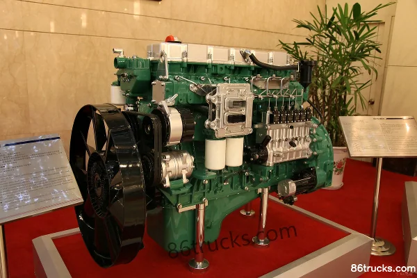 Xichai CA6DL1-26E4U2 260 hp 7.7L China IV Diesel Engine Exterior