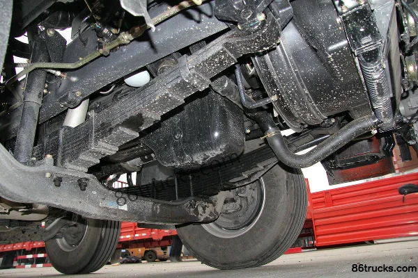 Dongfeng Commercial Vehicle Tianlong tracteur routier 270 ch 6X2(8 roues) camion porteur 9,6 m Châssis (3) | 86Trucks