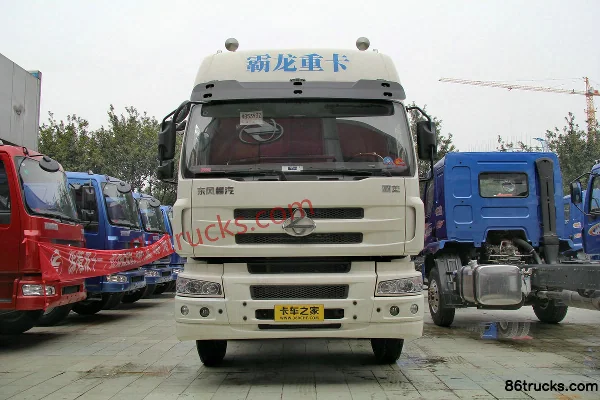 Dongfeng Liuqi Chenglong M5 poids lourd 245 ch 6X2(8 roues) 9.6 m cabine avancée camion porteur fourgon Extérieur (2) | 86Trucks