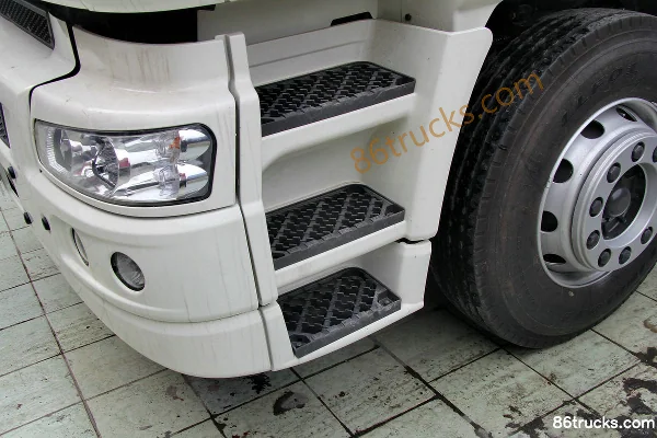 Dongfeng Liuqi Chenglong M5 poids lourd 245 ch 6X2(8 roues) 9.6 m cabine avancée camion porteur fourgon Châssis (3) | 86Trucks