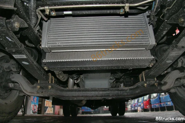 FAW Jiefang J6F 150hp 4X2(6 wheels) 5.2m single-row light box truck Chassis (1) | 86Trucks