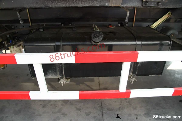 JAC Shuailing H330 130 hp 4X2(6 wheels) 4.18m single-row flatbed light truck Chassis (3) | 86Trucks
