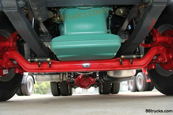 FAW Liute Xin'anjie (L5R) camion lourd 420 ch 6X4(10 roues) tracteur routier à capot Châssis (2) | 86Trucks