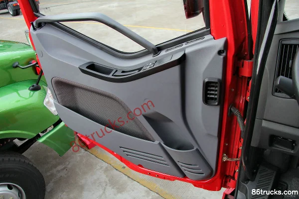 FAW Liute JinLu (L6L) Medium Truck 260hp 6X2(8 wheels) 6.2m Dump Truck (Short Wheelbase) Cab (3) | 86Trucks