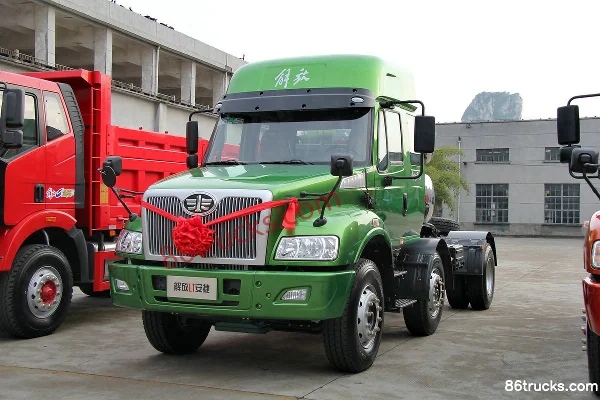 FAW Liute New Anjie (L5R) Heavy Truck 350 hp 6X2(8 wheels) LNG Long-Nose Tractor Truck (Ratio: 4.769) Exterior (3) | 86Trucks
