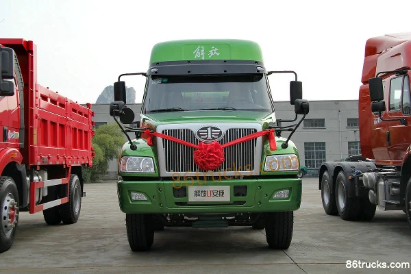 FAW Liute New Anjie (L5R) Heavy Truck 350 hp 6X2(8 wheels) LNG Long-Nose Tractor Truck (Ratio: 4.769) Exterior (2) | 86Trucks