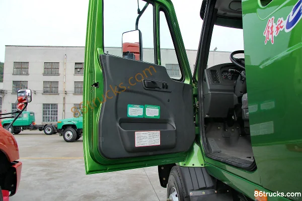 FAW Liute New Anjie (L5R) Heavy Truck 350 hp 6X2(8 wheels) LNG Long-Nose Tractor Truck (Ratio: 4.769) Cab (1) | 86Trucks