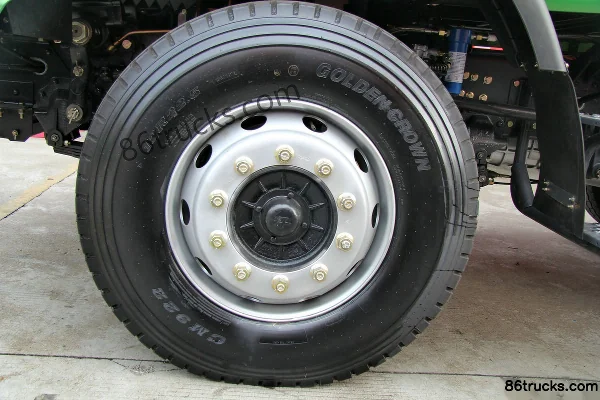 FAW Liute New Anjie (L5R) Heavy Truck 350 hp 6X2(8 wheels) LNG Long-Nose Tractor Truck (Ratio: 4.769) Chassis (3) | 86Trucks