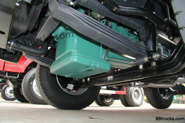 FAW Liute New Anjie (L5R) Heavy Truck 350 hp 6X2(8 wheels) LNG Long-Nose Tractor Truck (Ratio: 4.769) Chassis (2) | 86Trucks