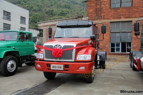 FAW Liute Xin Anjie (L5R) Heavy Truck 260hp 4X2(6 wheels) Long-Nose Tractor Truck Exterior (3) | 86Trucks