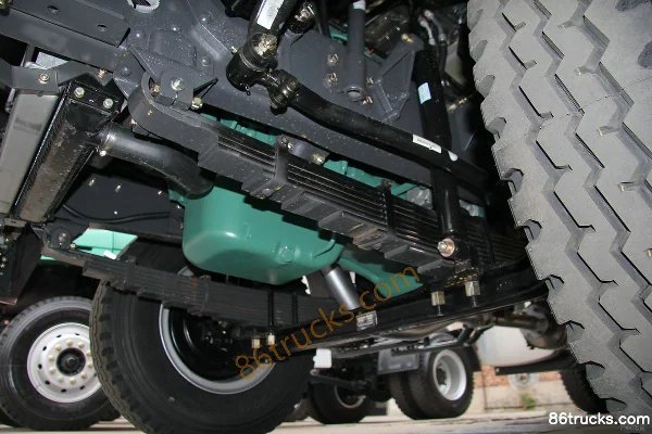 FAW Liute Xin Anjie (L5R) Heavy Truck 260hp 4X2(6 wheels) Long-Nose Tractor Truck Chassis (2) | 86Trucks