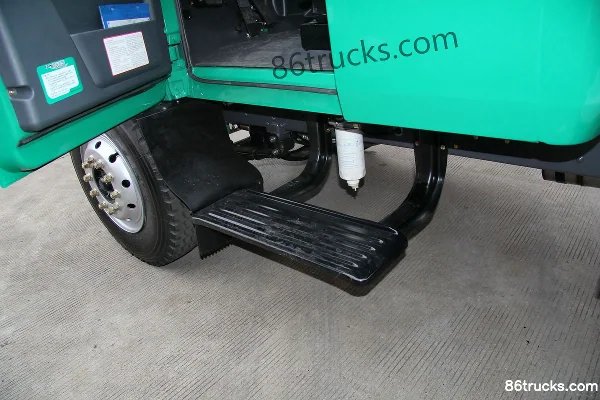 FAW Liute Shenli (L4R) camion lourd 220 ch 4X2(6 roues) tracteur routier (CA4140K2E4R7A95) Cabine (2) | 86Trucks