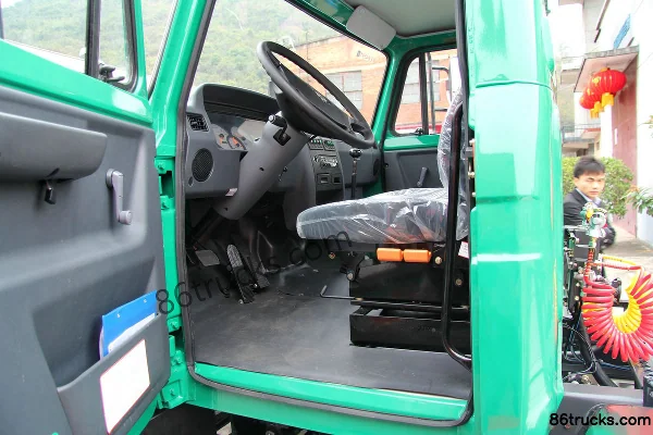 FAW Liute Economy Long-nose Medium Truck 170 hp 4X2(6 wheels) LNG Tractor Truck Cab (1) | 86Trucks