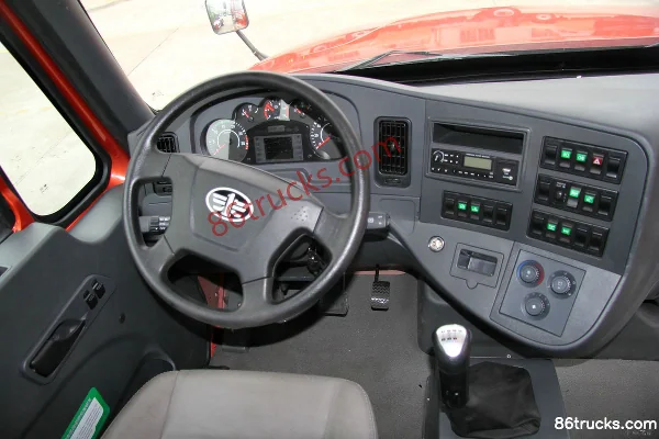 FAW Liute Xin'anjie(L5R) Heavy Truck 350 hp 6X2(8 wheels) Long-nose Tractor Truck Cab (3) | 86Trucks