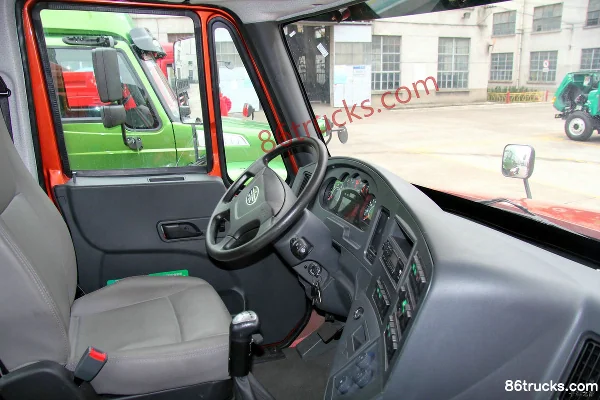 FAW Liute Xin'anjie(L5R) Heavy Truck 350 hp 6X2(8 wheels) Long-nose Tractor Truck Cab (2) | 86Trucks