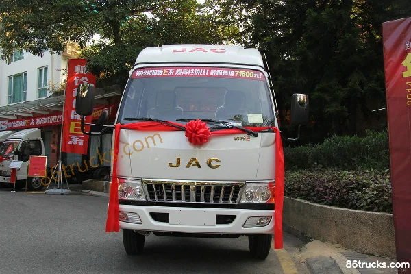JAC Shuailing E330 120hp 4X2(6 wheels) 4.18m single-row van light truck Exterior (2) | 86Trucks