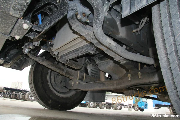 JAC Weisida W570 camion porteur version charge nominale 160 ch 4X2(6 roues) camion frigorifique à cabine avancée 7,6 m Châssis (2) | 86Truck