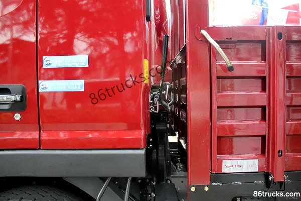 JAC Weisida W530 Medium Truck 160 hp 4X2(6 wheels) 6.75m Flatbed Cargo Truck Body (1) | 86Trucks