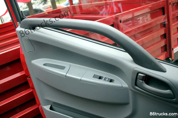 JAC Weisida W530 Medium Truck 165 hp 4X2(6 wheels) 7.5m Van Cargo Truck Chassis Cab (3) | 86Trucks