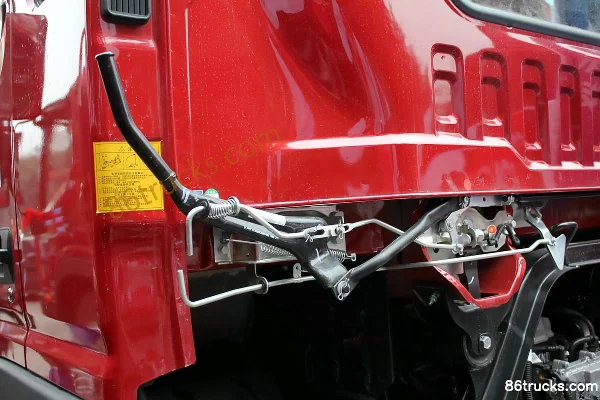 JAC Weisida W530 Medium Truck 165 hp 4X2(6 wheels) 7.5m Van Cargo Truck Chassis (2) | 86Trucks