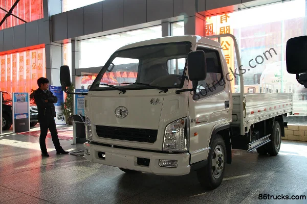 FAW Hongta FAW Jiefang Baling Custom Edition 95 hp 4X2(6 wheels) 3.76m Semi-row Flatbed Light Truck Exterior (3) | 86Trucks