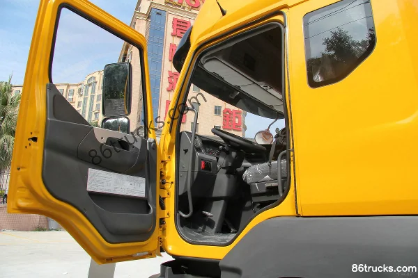 Dongfeng Liuqi Chenglong M5 Heavy Truck 375 hp 6X2(8 wheels) LNG Tractor Truck Cab (2) | 86Trucks