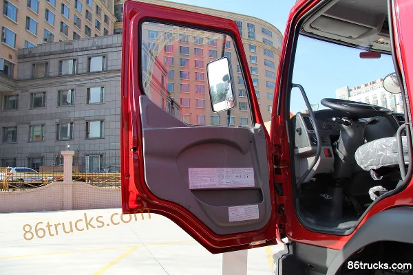 Dongfeng Liuqi Chenglong M3 220 hp 4X2(6 wheels) 5m Dump Truck Cab (1) | 86Trucks