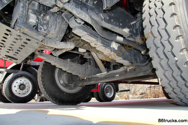 DongfengLiuqi Chenglong M5 240 ch 4X2(6 roues) camion benne 5,6 m Châssis (2) | 86Trucks