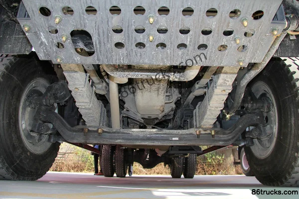 DongfengLiuqi Chenglong M5 240 ch 4X2(6 roues) camion benne 5,6 m Châssis (1) | 86Trucks