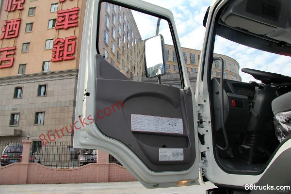 Dongfeng Liuqi Chenglong M5 310 hp 6X4(10 wheels) 5.6m Dump Truck Cab (1) | 86Trucks