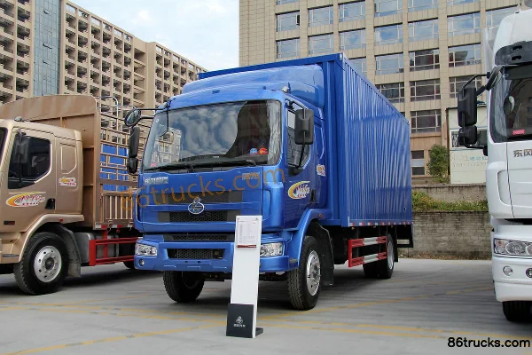 Dongfeng Liuqi Chenglong M3 Medium Truck 190 hp 4X2(6 wheels) 6.65m Van Cargo Truck Exterior (3) | 86Trucks