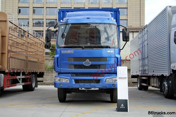 Dongfeng Liuqi Chenglong M3 Medium Truck 190 hp 4X2(6 wheels) 6.65m Van Cargo Truck Exterior (2) | 86Trucks