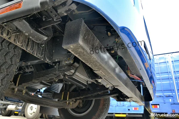 JAC Weisida W530 camion moyen 160 ch 4X2(6 roues) camion porteur fourgon 6,8 m Châssis (2) | 86Trucks