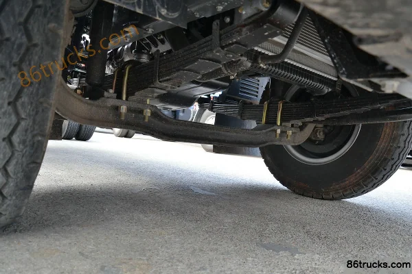 JAC Weisida W530 camion moyen 160 ch 4X2(6 roues) camion porteur fourgon 6,8 m Châssis (1) | 86Trucks
