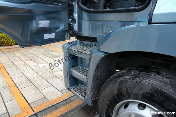 Hualing Hanma heavy truck 375 hp 6X4(10 wheels) tractor truck Cab (2) | 86Trucks