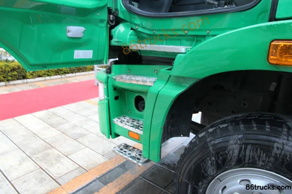 Hualing Hanma heavy truck 345 hp 6X4(10 wheels) 5.6m dump truck Cab (2) | 86Trucks