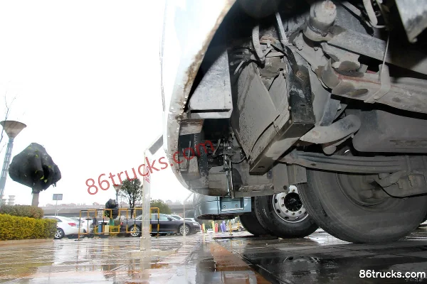 Hualing Hanma camion lourd 345 ch 4X2(6 roues) tracteur routier Châssis (2) | 86Trucks
