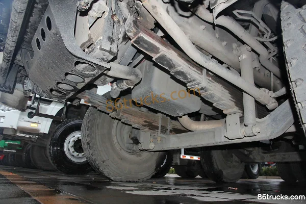 Hualing Hanma 375 hp 8X4(12 wheels) Concrete Mixer Truck (Anhui Xing Continental) Chassis (3) | 86Trucks