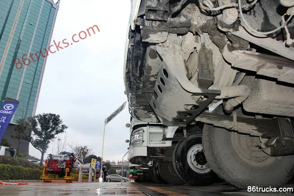 Hualing Hanma 345 hp 6X4(10 wheels) Concrete Mixer Truck (Anhui Xing Continental) Chassis (2) | 86Trucks