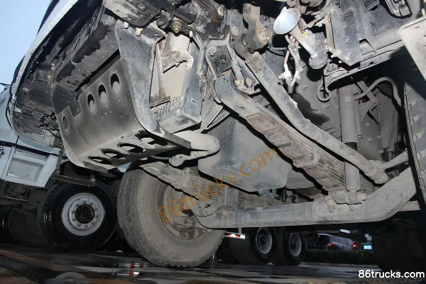 Hualing Hanma 290 hp 6X4(10 wheels) Truck Mounted Crane Chassis (2) | 86Trucks
