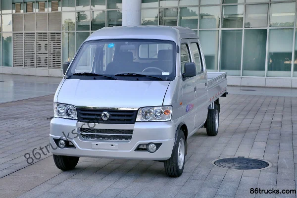 Dongfeng Junfeng 1.3L 87hp 4X2(6 wheels) Gasoline 2.5m Double Row Flatbed Mini Truck Exterior (2) | 86Trucks
