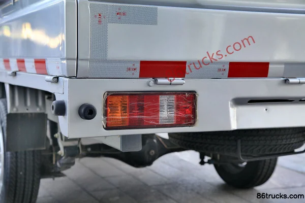 Dongfeng Junfeng 1.3L 87hp 4X2(6 wheels) Gasoline 2.5m Double Row Flatbed Mini Truck Body (2) | 86Trucks