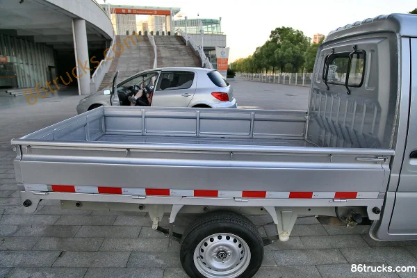 Dongfeng Junfeng 1.3L 87hp 4X2(6 wheels) Gasoline 2.5m Double Row Flatbed Mini Truck Body (1) | 86Trucks