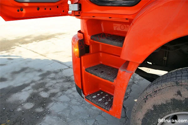 SAIC Hongyan Genlyon M100 Heavy Truck 310 hp 6X2(8 wheels) Tractor Truck Cab (2) | 86Trucks