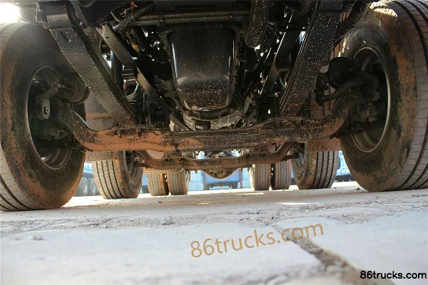 SAIC Hongyan Genlyon M100 Heavy Truck 310 hp 6X2(8 wheels) Tractor Truck Chassis (1) | 86Trucks