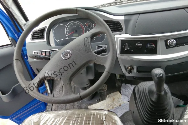 Sichuan Hyundai New Hongyun 140hp 4X2(6 wheels) 4m dump truck Cab (1) | 86Trucks